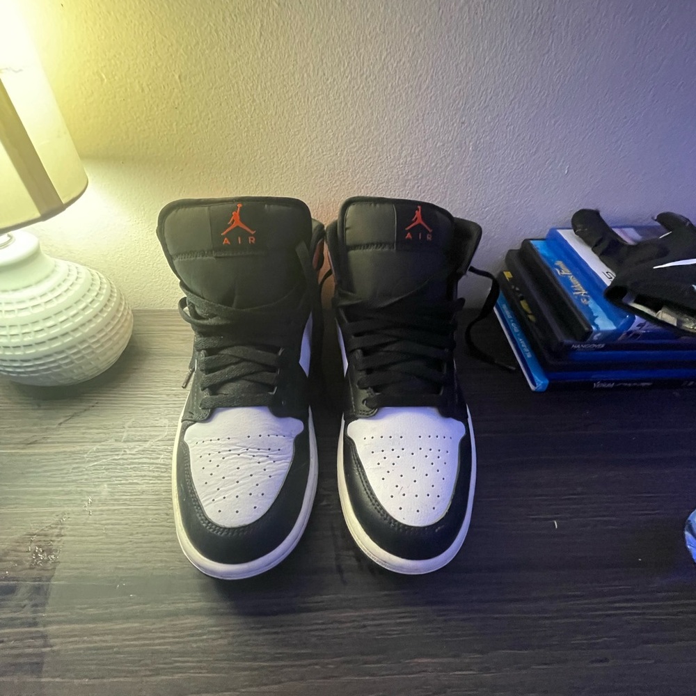 Jordan Athletic Shoes Black and White